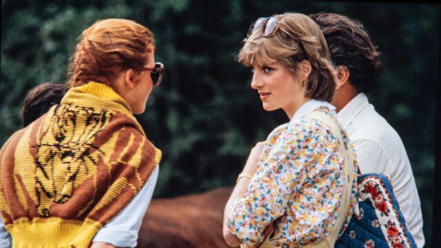 GOSSIP99 : Princess Diana’s Favourite ’80s Summer Shoe Is Trending