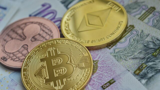 New lightweight, self-propagating crypto stealing malware delivered by USB spotted New lightweight, self-propagating crypto stealing malware delivered by USB spotted by Microsoft researchers – Crypto Clipper script-based stealer hunts for vulnerable wallets