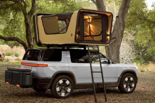 Some carmakers are ditching FM radios — and Rivian R2 Some carmakers are ditching FM radios — and Rivian R2 fans aren't happy that they'll need a cellphone signal to listen to tunes in the wilderness