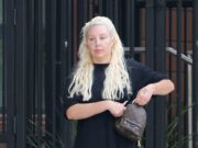 GOSSIP99 : Amanda Bynes puffs on a vape while out solo in Los Angeles… after using Ozempic to drop 40lbs