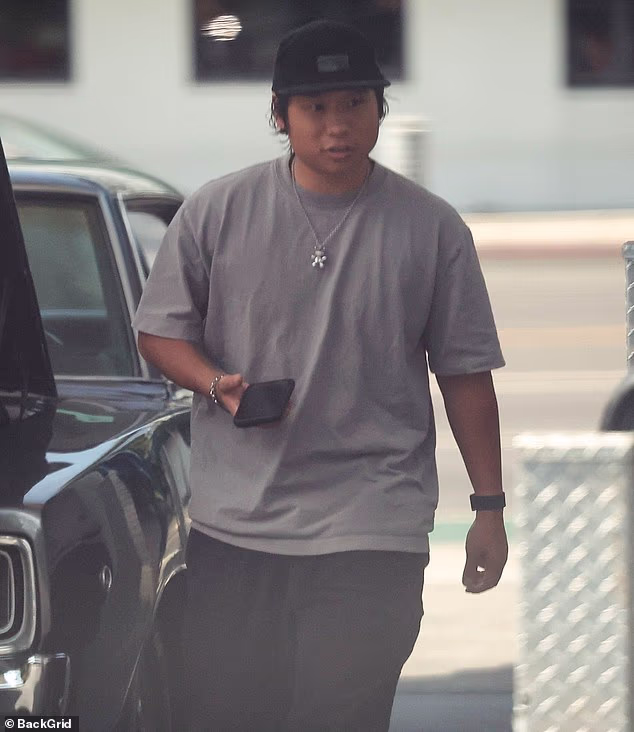 GOSSIP99 : Angelina Jolie's son Pax, 22, surfaces in LA