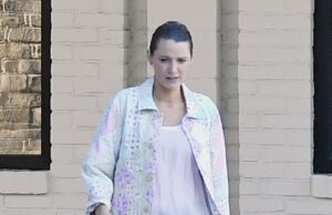 GOSSIP99 : Blake Lively runs mundane errands in frumpy outfit as Taylor Swift’s bachelorette party reportedly kicks off