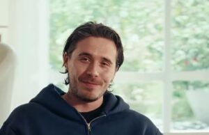 GOSSIP99 : Brooklyn Beckham sells his family out: Smirking star takes a swipe at his parents in pot-shot filled new post sponsored by fast-food delivery service