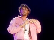 GOSSIP99 : Country star Bailey Zimmerman issues groveling public apology as he faces criminal charges for ‘drunkenly trashing hotel room’