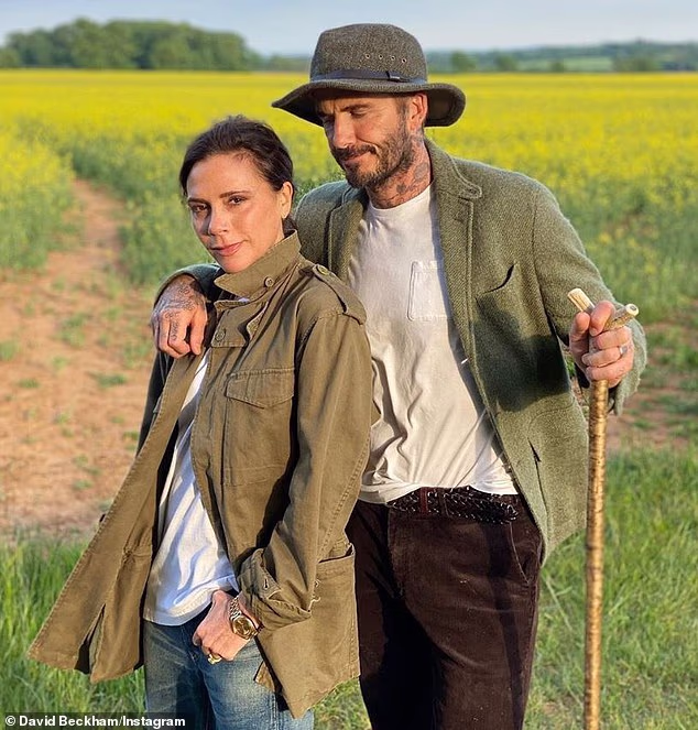 GOSSIP99 : David Beckham designed his £12M Cotswolds home 'in