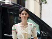 GOSSIP99 : Gracie Abrams’s Tracksuit Bottoms And Chanel Slingbacks Are Peak Corner-Shop Chic
