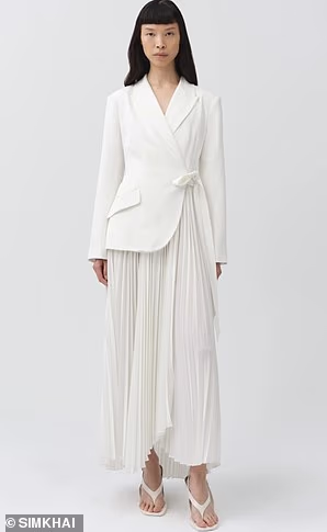 GOSSIP99 : Holly Willoughby's very chic all white Ascot outfit