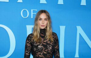 GOSSIP99 : Jodie Comer Does Naked Dressing In Givenchy