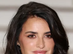 GOSSIP99 : Penélope Cruz’s “Boyfriend Bob” Is Super Short – And Honey Blonde