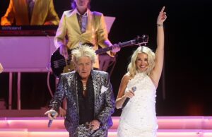 GOSSIP99 : Rod Stewart, 81, forced to use OXYGEN TANK as he nearly faints mid-concert… days after abruptly canceling show over health issues