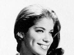 GOSSIP99 : She’s a college dropout who became a Grammy-winning singer-songwriter. Can YOU identify her in this 1961 yearbook photo?