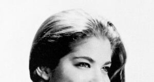 GOSSIP99 : She’s a college dropout who became a Grammy-winning singer-songwriter. Can YOU identify her in this 1961 yearbook photo?