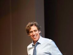 GOSSIP99 : Stephen Mangan wades into West End ticket price row and warns theatre could become ‘a playground for rich people’ as he hits out at audience behaviour and says they ‘don’t appreciate they’re in the same room’