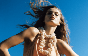 GOSSIP99 : The Most Effective Way To Spray On Perfume For Scent That Lasts