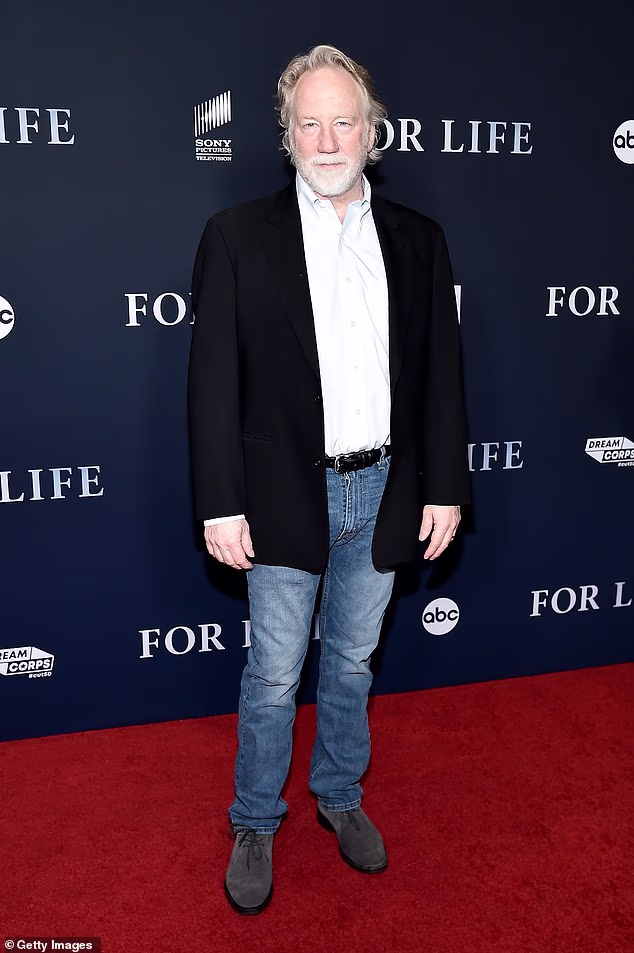 GOSSIP99 : Timothy Busfield asks for child sex abuse indictment