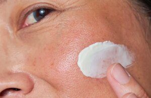 GOSSIP.CO.UK : 19 Best Moisturisers For Mature Skin, According To Experts
