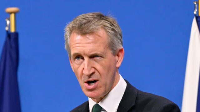 GOSSIP.CO.UK : Defence Secretary 'working round clock' on military spending