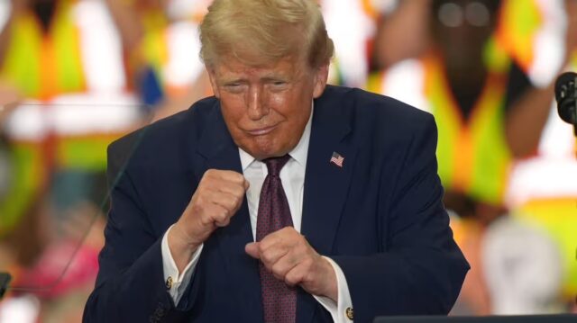 GOSSIP.CO.UK : Donald Trump's troubling day as he accuses Senate