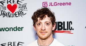 GOSSIP.CO.UK : Ethan Slater looks coy as he makes his first public appearance since splitting from Ariana Grande