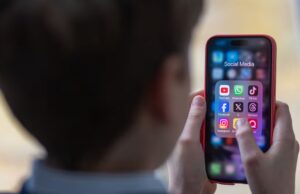 GOSSIP.CO.UK : Explosive study shows 85% of kids still accessing social media in Australia
