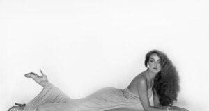 GOSSIP.CO.UK : From The Archive: Jerry Hall’s Best British Vogue Shoots From The 1970s