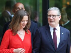 GOSSIP.CO.UK : Inside Keir Starmer’s weekend in Chequers as he mulls over political future with wife Vic