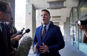 GOSSIP.CO.UK : Inside Wes Streeting and Andy Burnham’s crunch talks as PM resigns – ‘no job deal’