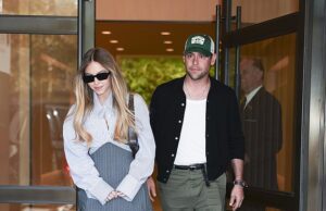 GOSSIP.CO.UK : Scooter Braun and Sydney Sweeney risk awkward run-in with Taylor Swift as they’re seated just FEET away from her at Knicks game amid ‘feud’